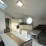 An Der 1 Reihe Vom Apartment Funtana