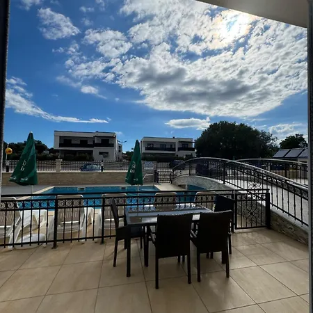 An Der 1 Reihe Vom Apartment Funtana