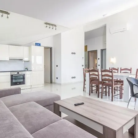 Apartment An Der 1 Reihe Vom *