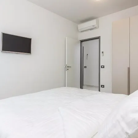 Apartment An Der 1 Reihe Vom Funtana