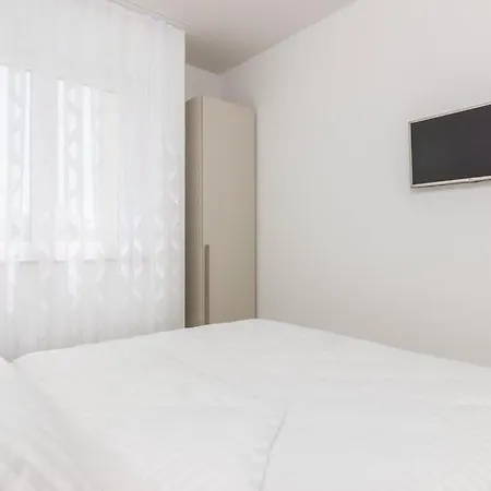 Apartment An Der 1 Reihe Vom Funtana